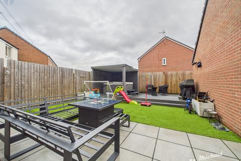 undefined, Leighton Buzzard LU7