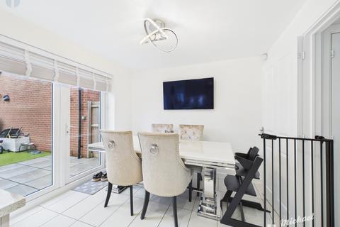 undefined, Leighton Buzzard LU7