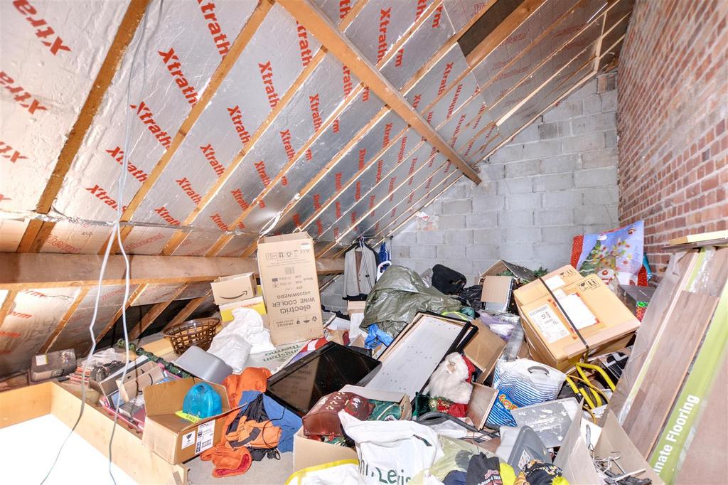 Loft Room 2.jpeg