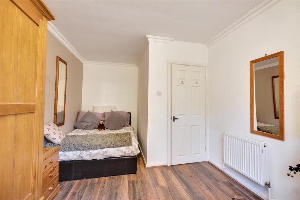 Bedroom 1 3.jpeg