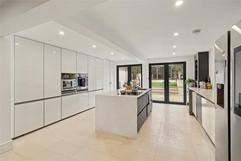 4 bedroom terraced house to rent, Fentiman Road, London, SW8