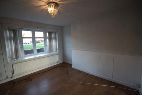 3 bedroom semi-detached house to rent, Cheltenham Road