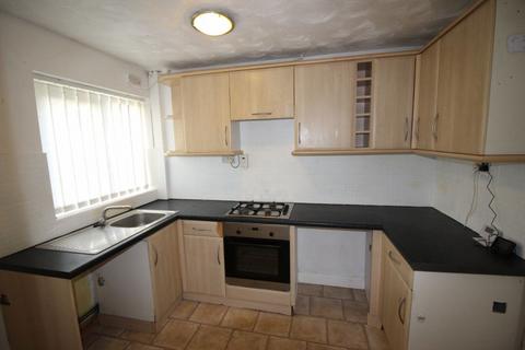 3 bedroom semi-detached house to rent, Cheltenham Road