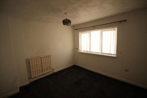 3 bedroom semi-detached house to rent, Cheltenham Road