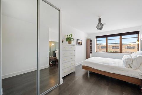 3 bedroom apartment for sale, Mildmay Avenue, London, N1