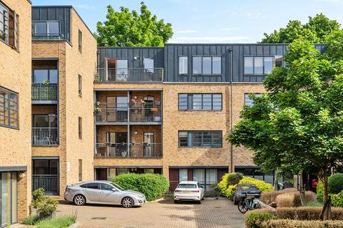 3 bedroom apartment for sale, Mildmay Avenue, London, N1
