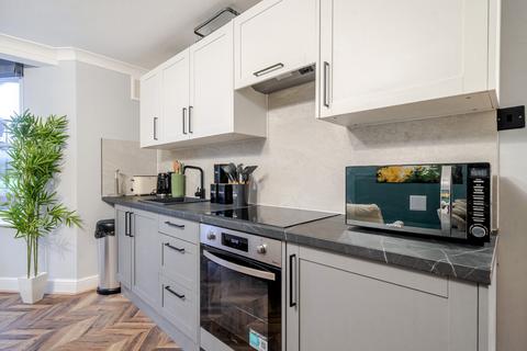 2 bedroom maisonette for sale, Belvedere Road, London, SE19