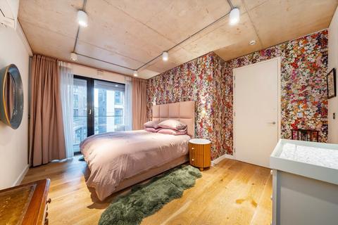 3 bedroom flat for sale, Mentmore Terrace, London E8