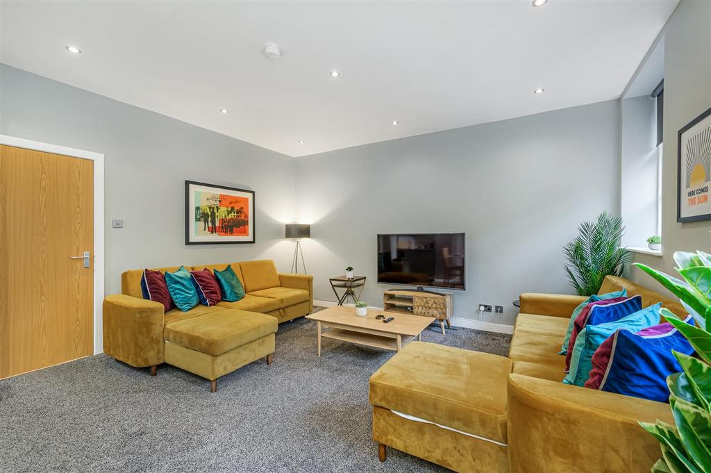 Living/Dining Area