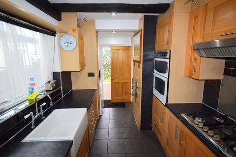2 bedroom terraced house to rent, Acme Road, Watford WD24