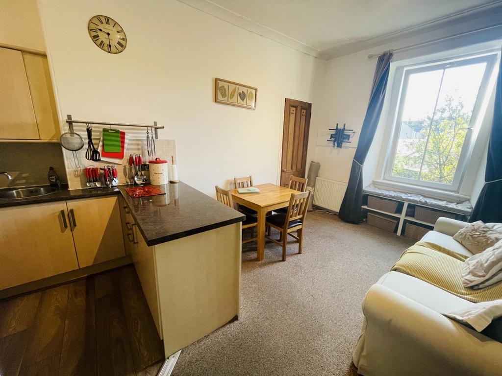Kitchen-Lounge