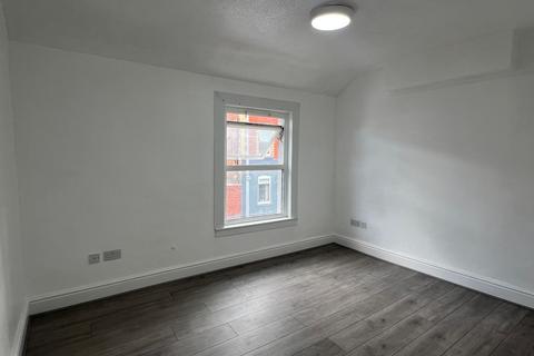 3 bedroom flat to rent, Vaughan Street, Rhyl, LL18