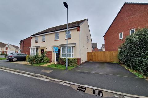 3 bedroom semi-detached house to rent, Royal Drive, Somerset TA6