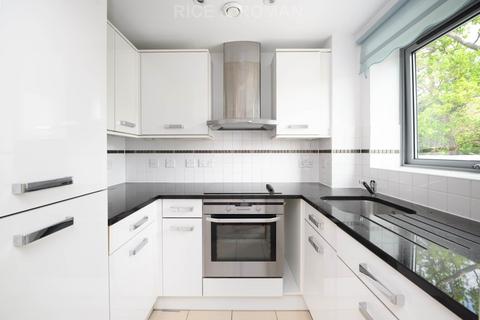 2 bedroom retirement property for sale, Oatlands Avenue, Weybridge KT13