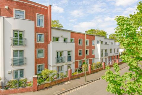 2 bedroom retirement property for sale, Oatlands Avenue, Weybridge KT13