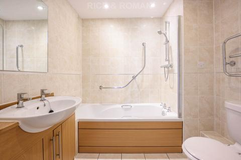 2 bedroom retirement property for sale, Oatlands Avenue, Weybridge KT13
