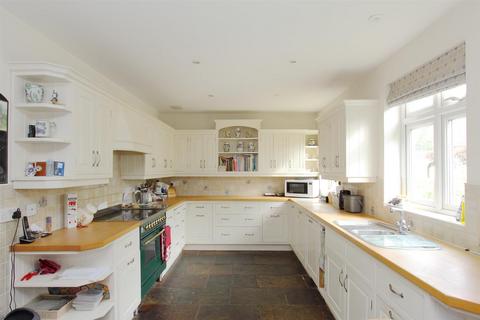 4 bedroom detached house for sale, High Street, Stockbridge