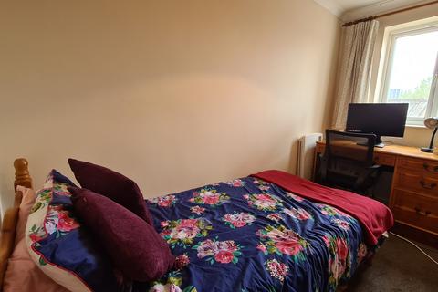 2 bedroom flat to rent, Canute Road, Southampton, SO14