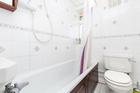 2 bedroom flat to rent, Canute Road, Southampton, SO14
