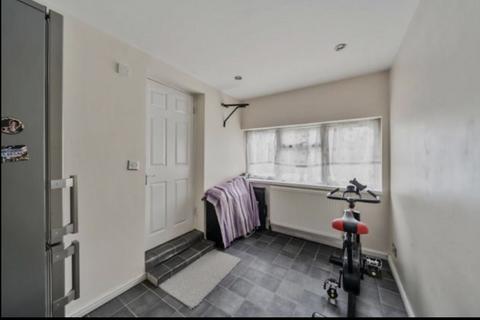 undefined, Brinkburn Gardens, Edgware, Greater London, HA8