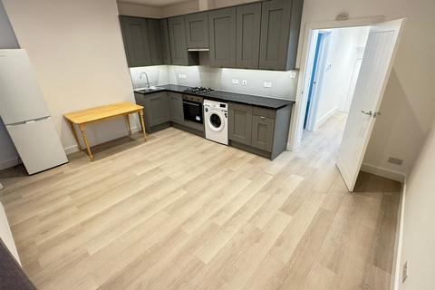 3 bedroom flat to rent, Wood Green, N22