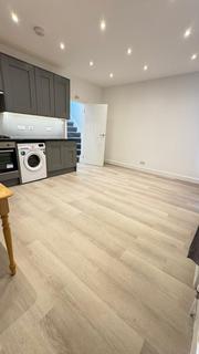 3 bedroom flat to rent, Wood Green, N22