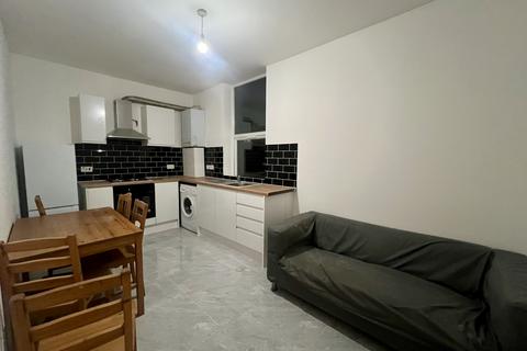 2 bedroom flat to rent, Amersham Road, SE14