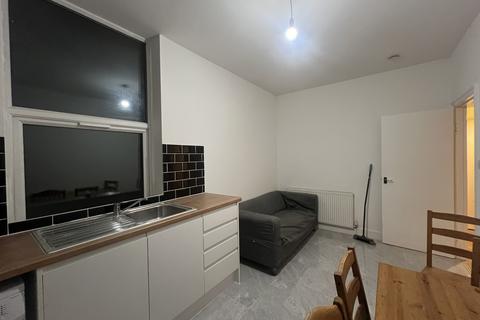 2 bedroom flat to rent, Amersham Road, SE14