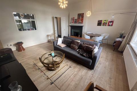 1 bedroom penthouse to rent, Stunning luxury penthouse apartment - Edgware HA8