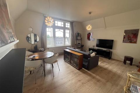 1 bedroom penthouse to rent, Stunning luxury penthouse apartment - Edgware HA8