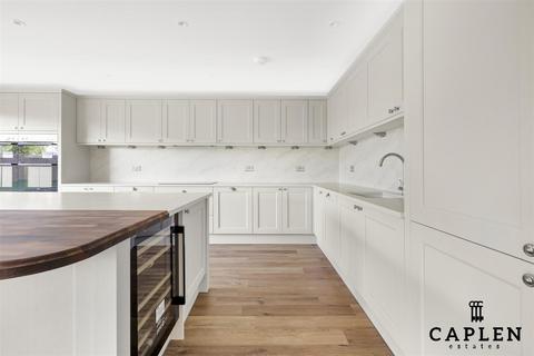 6 bedroom house for sale, Chatsworth Mews, Stapleford Abbotts