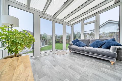 2 bedroom property for sale, Exeter Close, West Meads, PO21