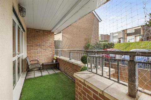 1 bedroom flat for sale, St. Hughs Avenue, High Wycombe HP13