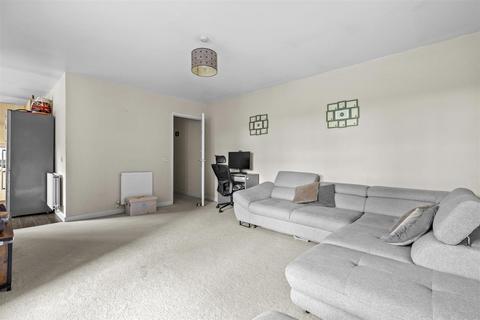 1 bedroom flat for sale, St. Hughs Avenue, High Wycombe HP13