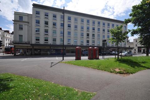 undefined, 39 The Space, Clarendon Avenue