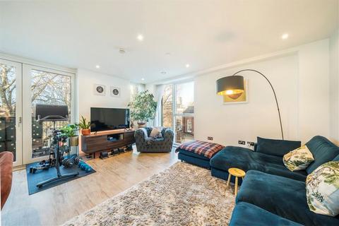 3 bedroom flat for sale, Danson Mews, London SE17