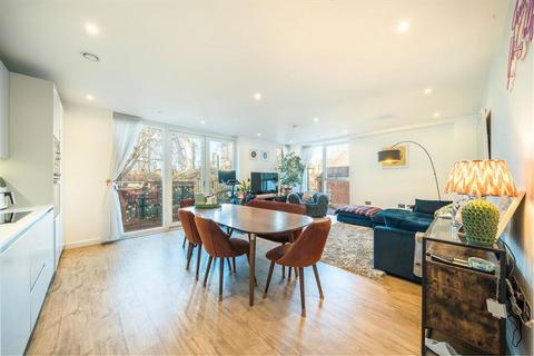 3 bedroom flat for sale, Danson Mews, London SE17