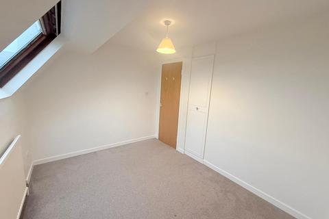 2 bedroom flat to rent, Albany Court, Albany Walk, Ilkley, West Yorkshire, LS29