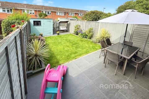 2 bedroom terraced house for sale, Chester Way, Tongham, Farnham