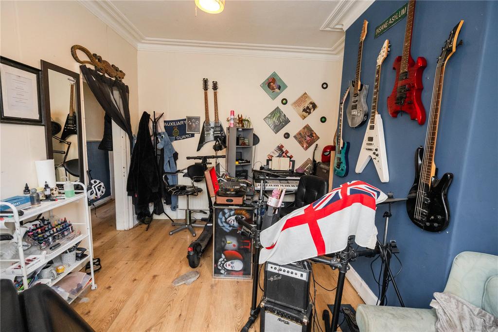 Living Room (2)