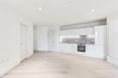 2 bedroom apartment to rent, Cutter House, Royal Wharf, London, E16