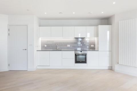 2 bedroom apartment to rent, Cutter House, Royal Wharf, London, E16