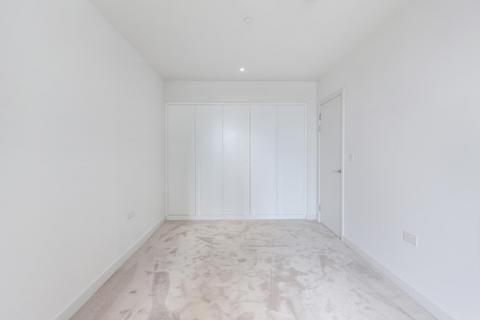 2 bedroom apartment to rent, Cutter House, Royal Wharf, London, E16