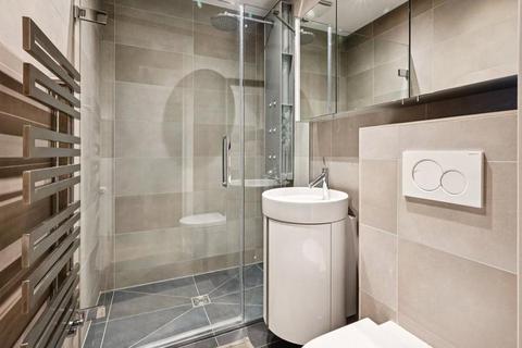 3 bedroom flat to rent, Barkston Gardens, Earls Court, London
