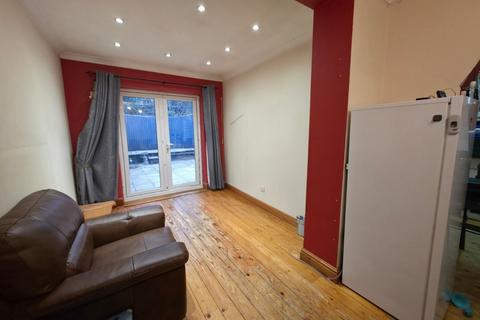 undefined, Edward Tyler Road, Coventry CV7