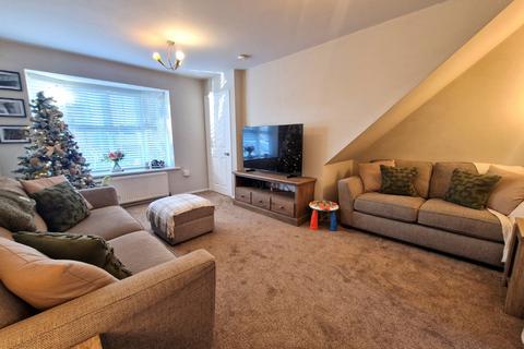 3 bedroom semi-detached house for sale, Badminton Close, East Yorkshire YO16