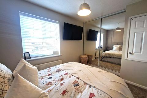 3 bedroom semi-detached house for sale, Badminton Close, East Yorkshire YO16