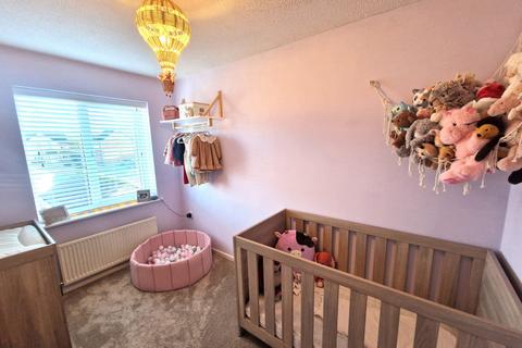 3 bedroom semi-detached house for sale, Badminton Close, East Yorkshire YO16