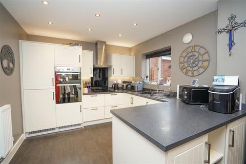 4 bedroom detached house for sale, Needs Drive, Bideford