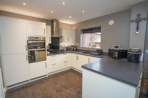 4 bedroom detached house for sale, Needs Drive, Bideford